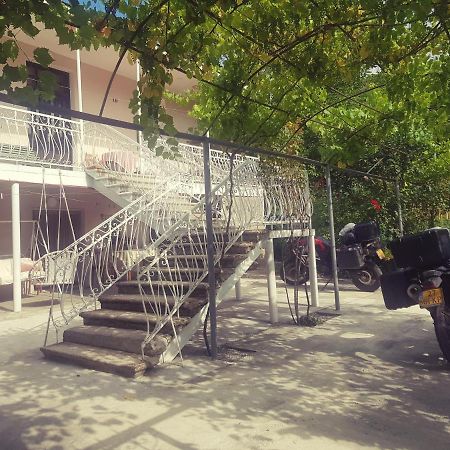 Guest House Adigeni Екстериор снимка