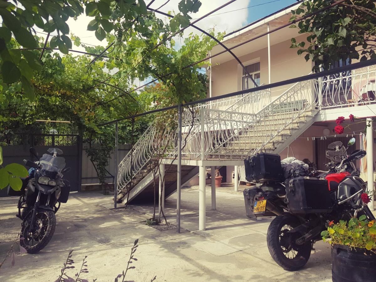 Guest House Adigeni Екстериор снимка