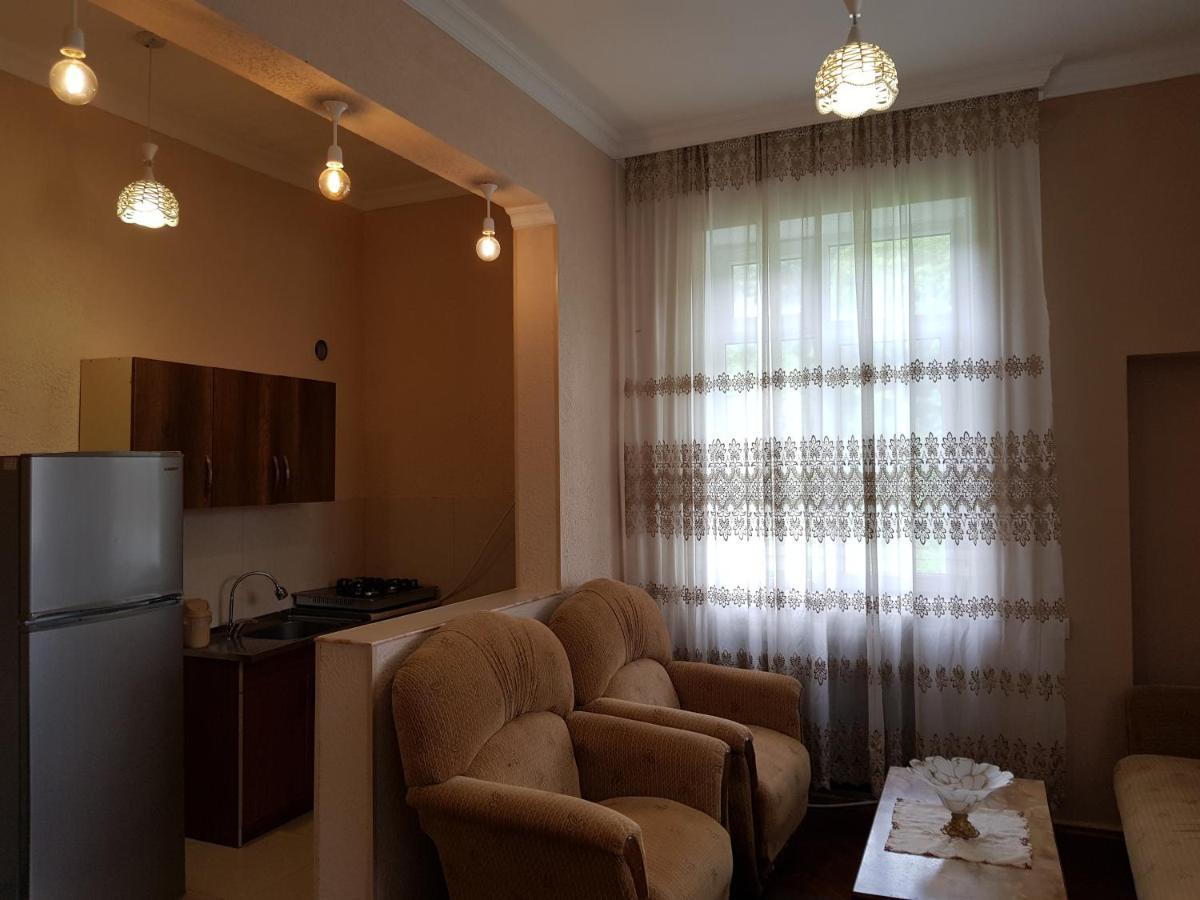 Guest House Adigeni Екстериор снимка